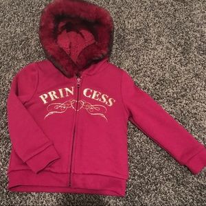 🆕 The Children’s Place Faux Fur Hoodie 💞